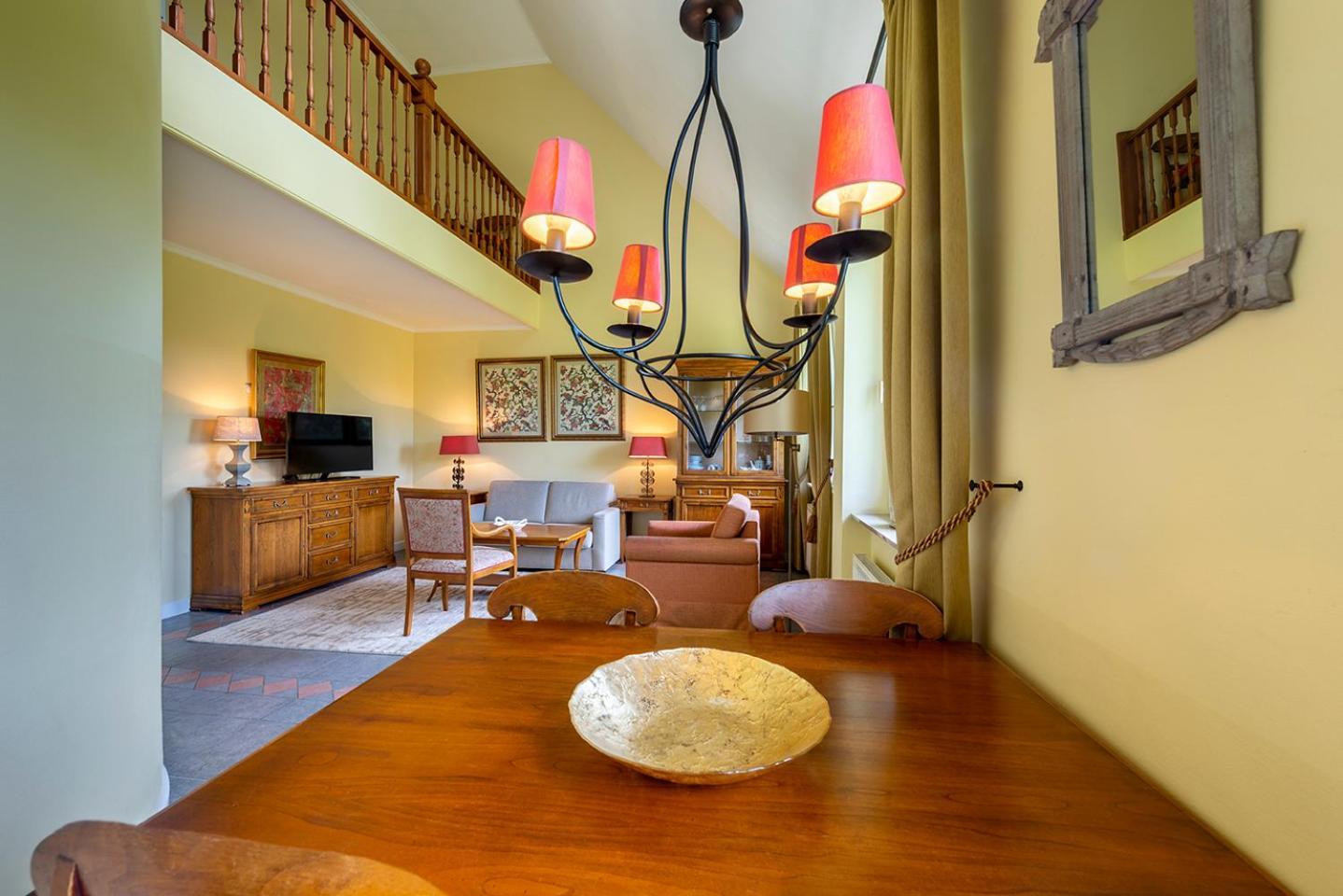 Chateau St Gerlach - Oostwegel Collection, Member Of Relais And Chateaux Valkenburg aan de Geul Room photo A modern chandelier